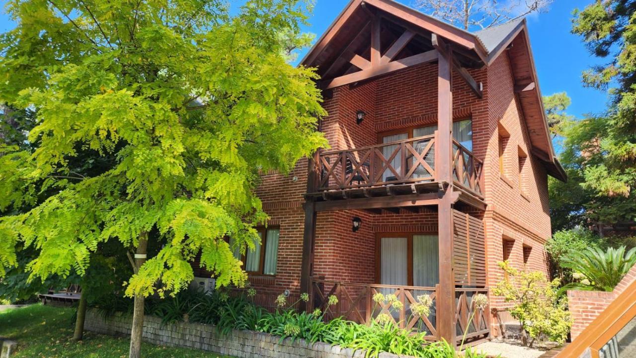 Refugio Del Bosque Villa Carilo Eksteriør bilde